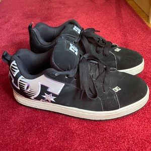 Men’s size 12 DC skateboard shoes